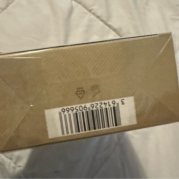 Burberry Classic for Women 3.3 Fl Oz Eau de Parfum Spray - Picture 5 of 6